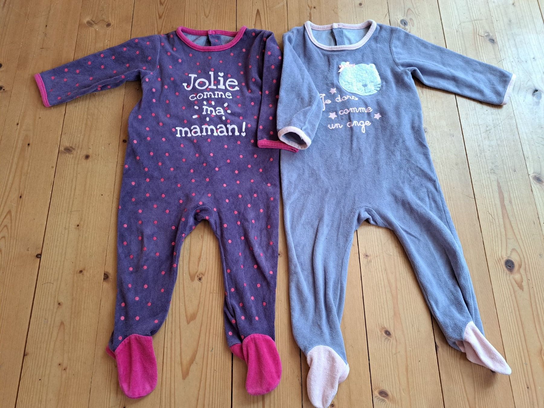 Pyjamas: 2 Pyjamas, Gr. 86 – D'occasion à Büren an der Aare par trecine