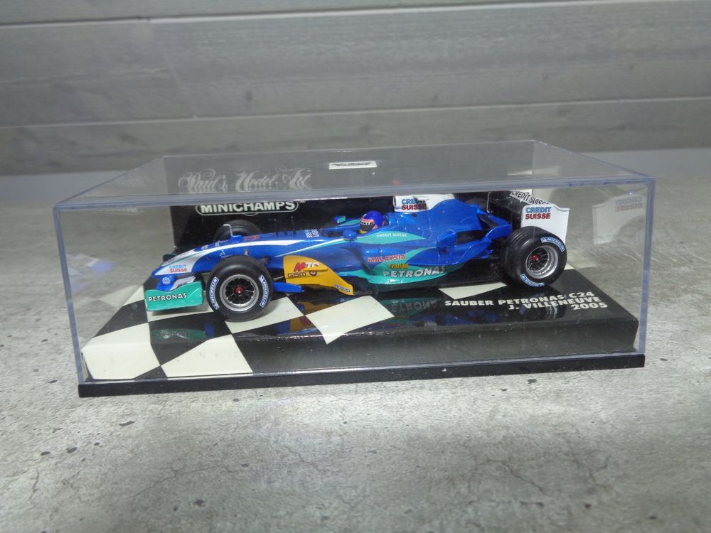 Minichamps 1:43 F1 Sauber Petronas C24 J. Villeneuve 2005 2