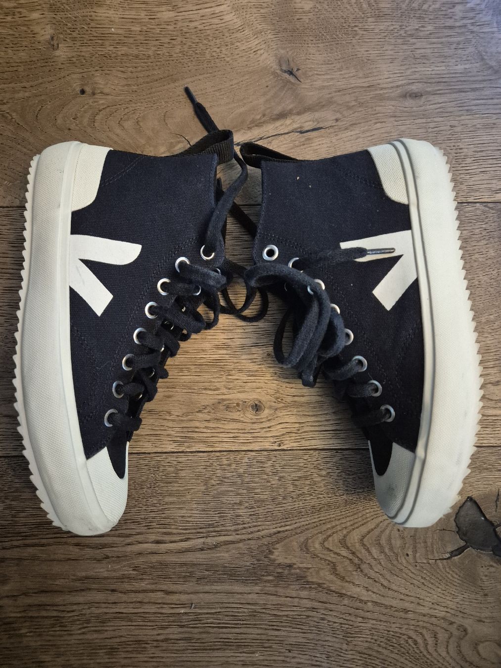 Veja Scarpe da uomo: Veja sneakers schwarz Gr.36 – Usato da Ostermundigen venduto da Louhdezd 2
