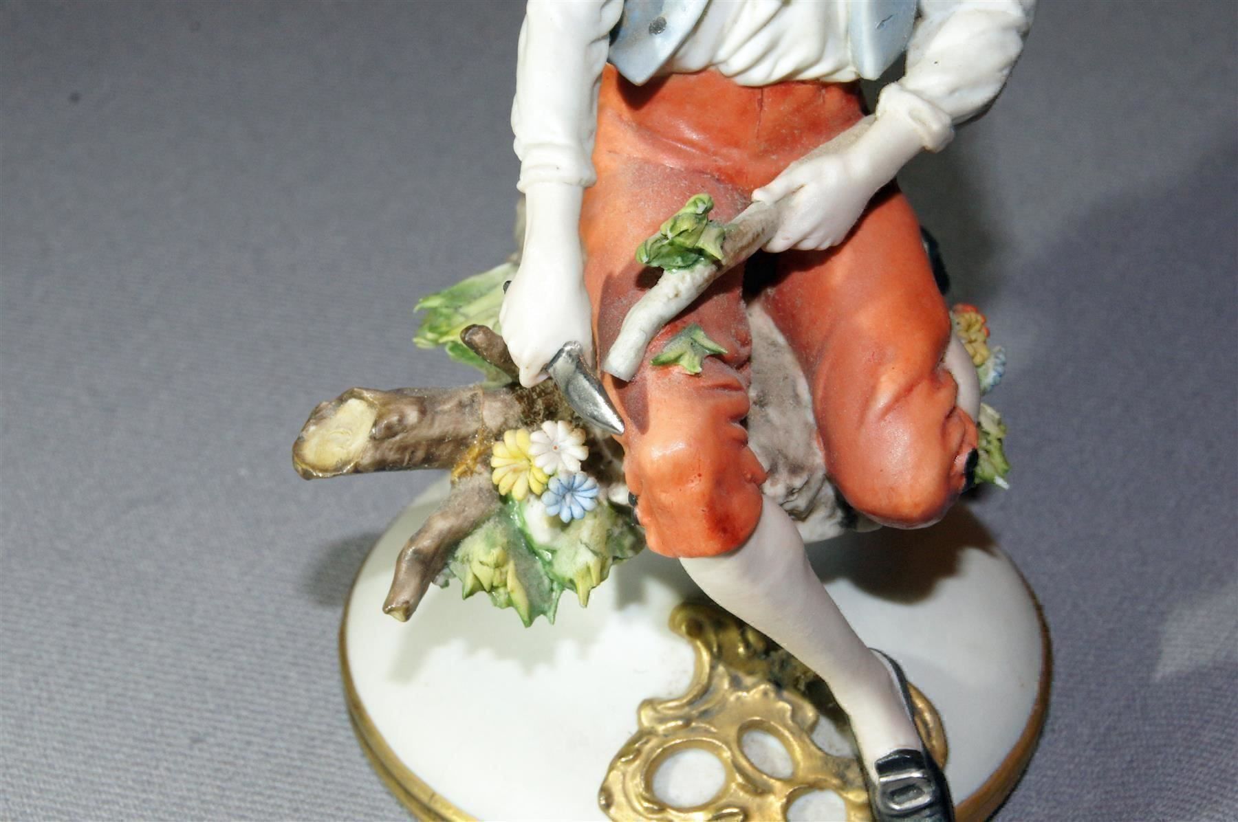 Statuette: Junge schneidet Stecken überm Knie – Usato da Geroldswil venduto da ARTEFACTO 1