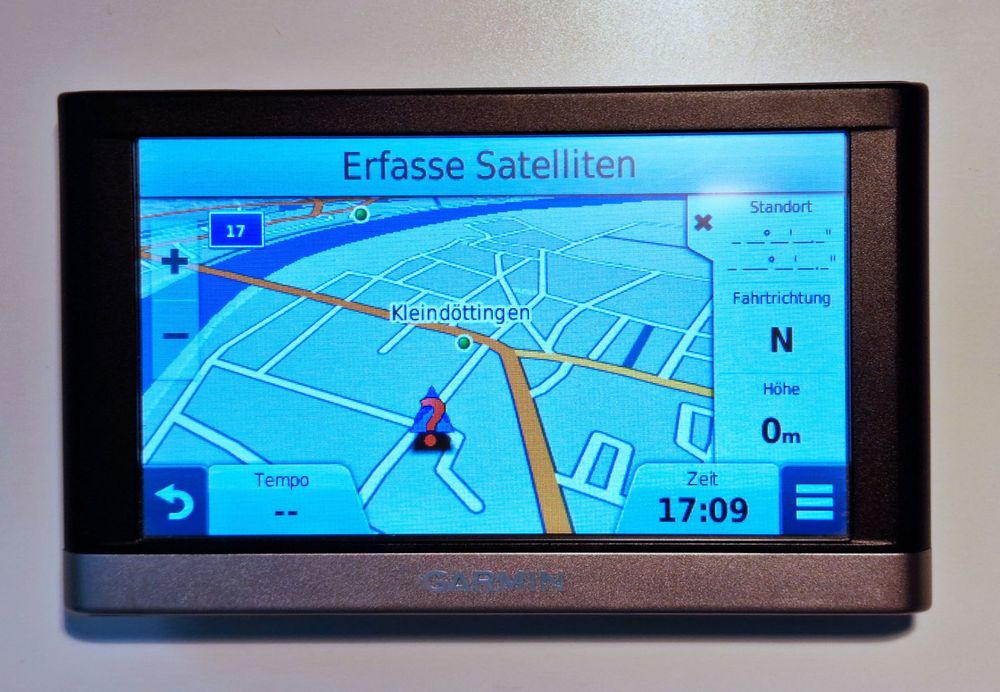 Caseroxx Custodia GPS In Pelle Per Garmin Nüvi 2699 LMT-D EU - Borsa Da Trasporto Con Cerniera E Elastico, Protezione Antiurto, Colore Nero