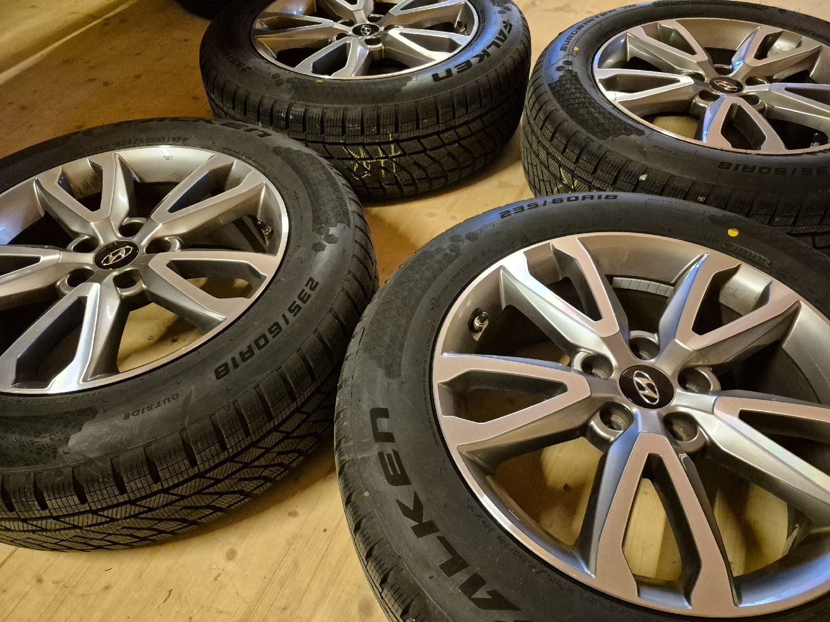 Pneumatici & Ruote complete: Winterräder Hyundai Santa Fe – Usato da Oberuzwil venduto da Auto-Hilber 2