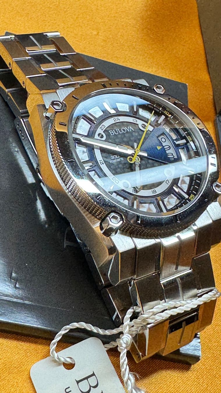 Bulova Montres: Bulova Precisionist  Champlain Chronograph Full Set Neu – Neuf avec emballage d'origine à Untersiggenthal par TimeandShine 2