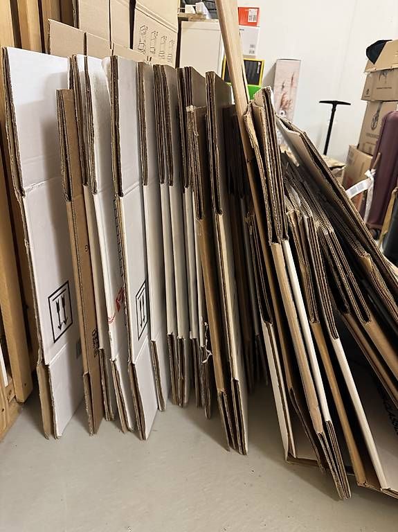 Cartons: Moving boxes – D'occasion à Zürich par geo_2w7q 2