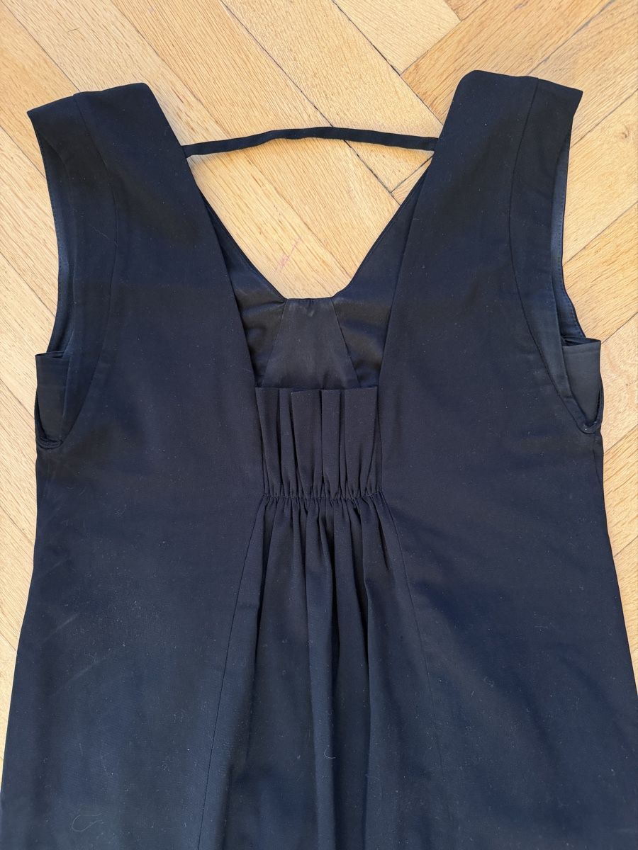 Vestiti: Robe noire Jacob - Taille S - Élégante et confortable – Usato da Lausanne venduto da Stephaniesdressing 6