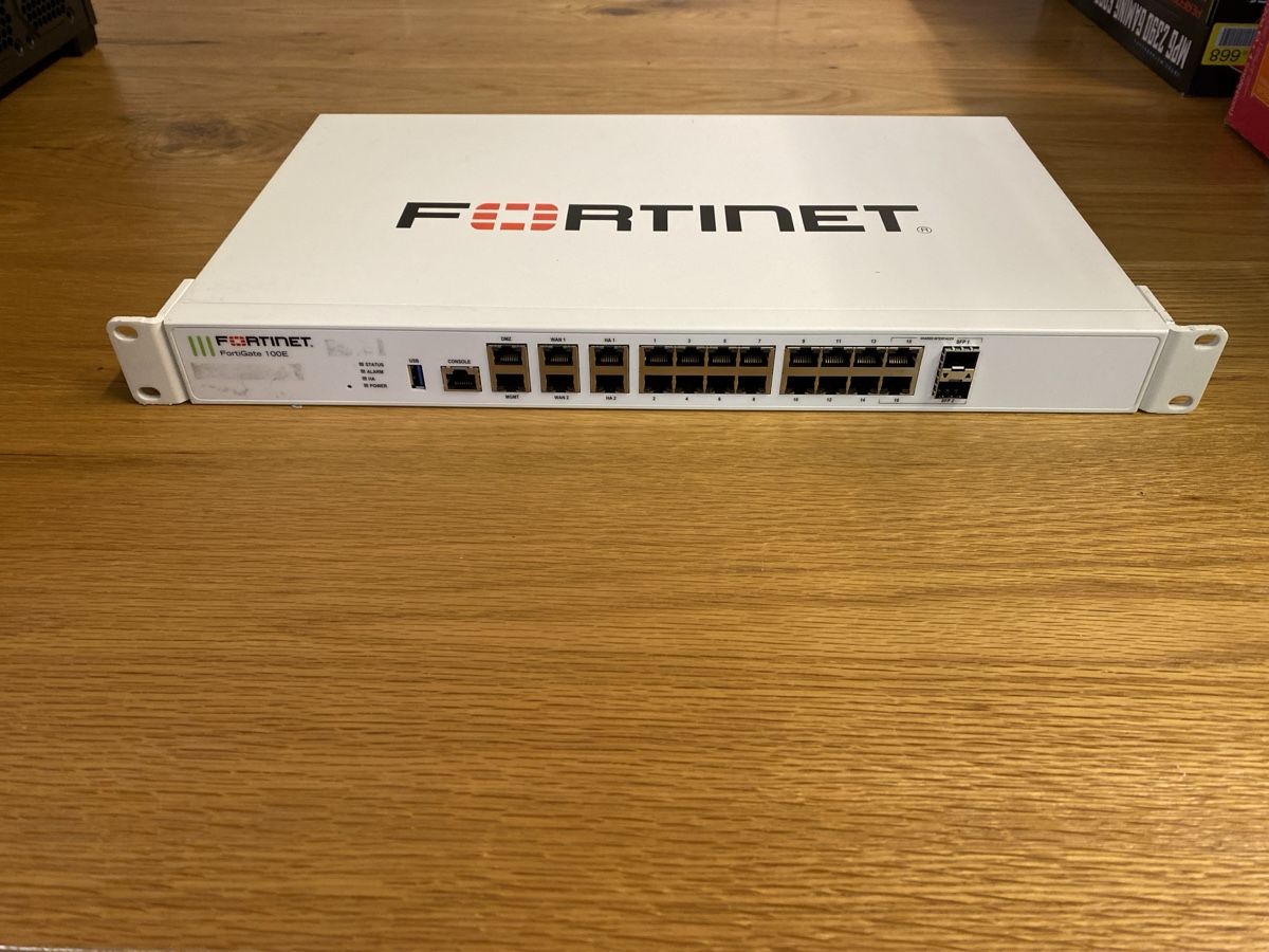 Fortinet Firewall: Fortinet FortiGate 100E Firewall – Gebraucht aus Zufikon von