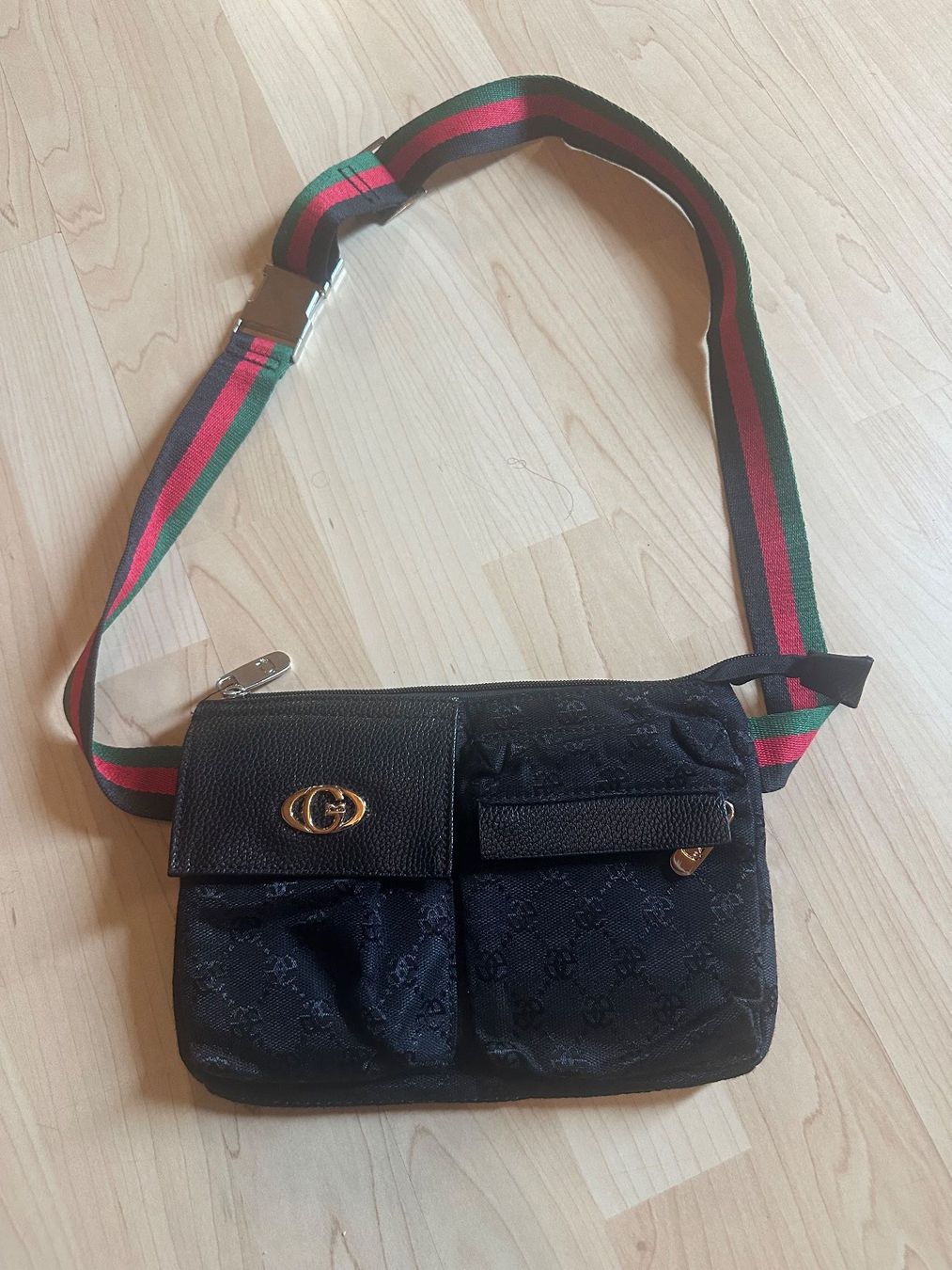 Taschen: Tasche – Gebraucht aus Zuzwil SG von Malou80 1