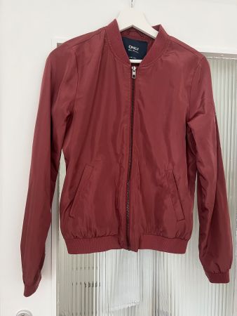 Bomberjacke Only rot Reissverschluss Grösse S gebraucht