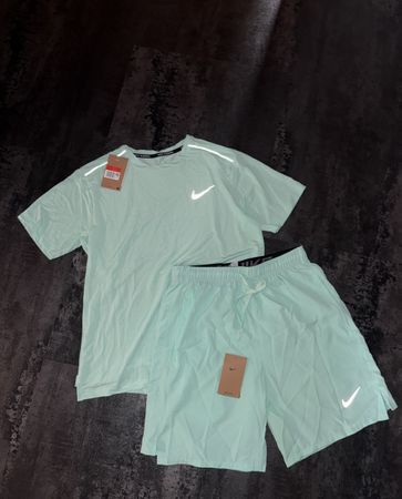 Nike miller Running Set T-Shirt Shorts Mint türkis Grösse L