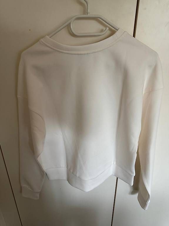 Pullover & Sweatshirts: Pullover Only S NEU – Gebraucht aus Oberglatt ZH von jul_nhy7 2