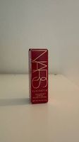 Diverse Beautyprodukte von NARS, Estee lauder etc