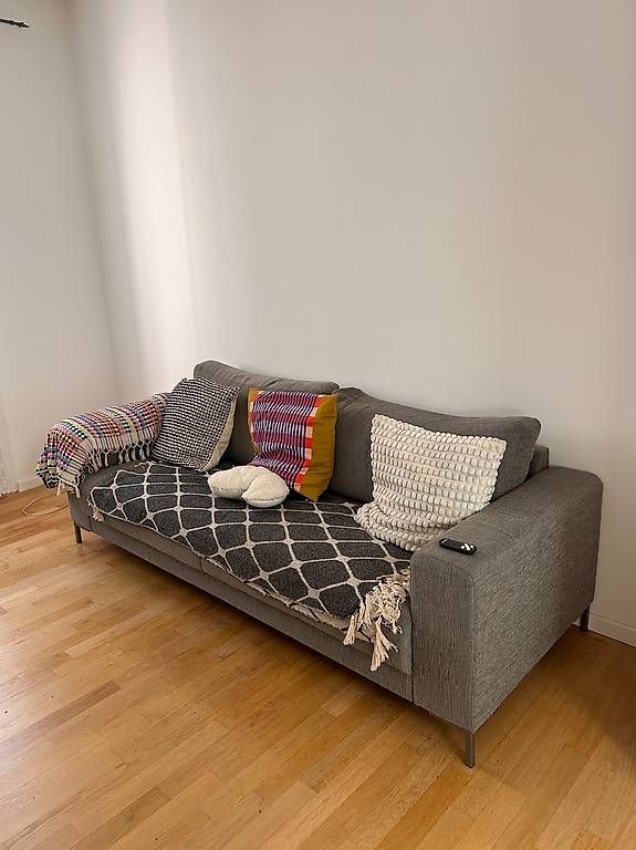 Sofas: Fredriks Summer 3-Sitzer Sofa / Sofa  Hellgrau / Light Grey – D'occasion à Zürich par the_waltzer 1