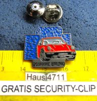 PORSCHE IN DER AUTO-WASCHANLGE PIN GEPRÄGT