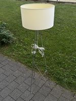 Stehlampe mit Stoffschirm
