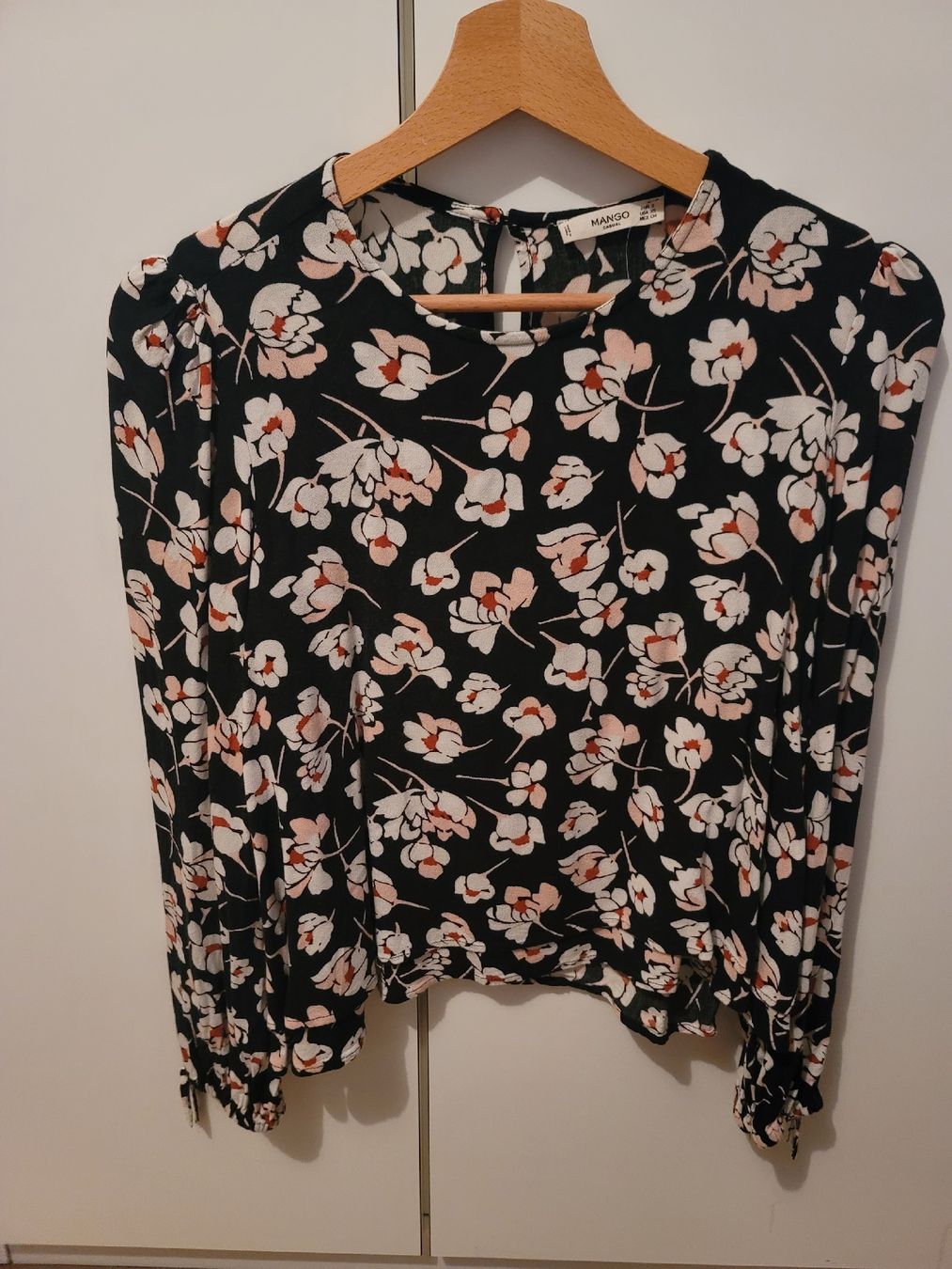 Mango Camicette: Mango Bluse, Blumenmuster, flower power lady, blumenmädchen – Usato da Zollikerberg venduto da Nice_Name 7