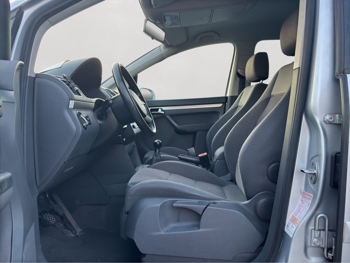 VW Autos: VW Touran 1.6 – Gebraucht aus Triengen von AS58 8