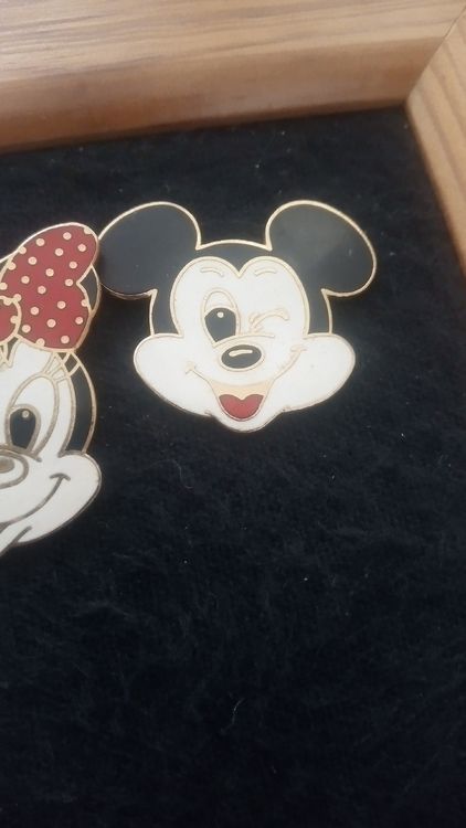 Disney Plaketten & Abzeichen: Micky & Minnie Mouse Pins, Top Zustand, Sammlerstück! – Gebraucht aus Belp von Guadalupe84 2