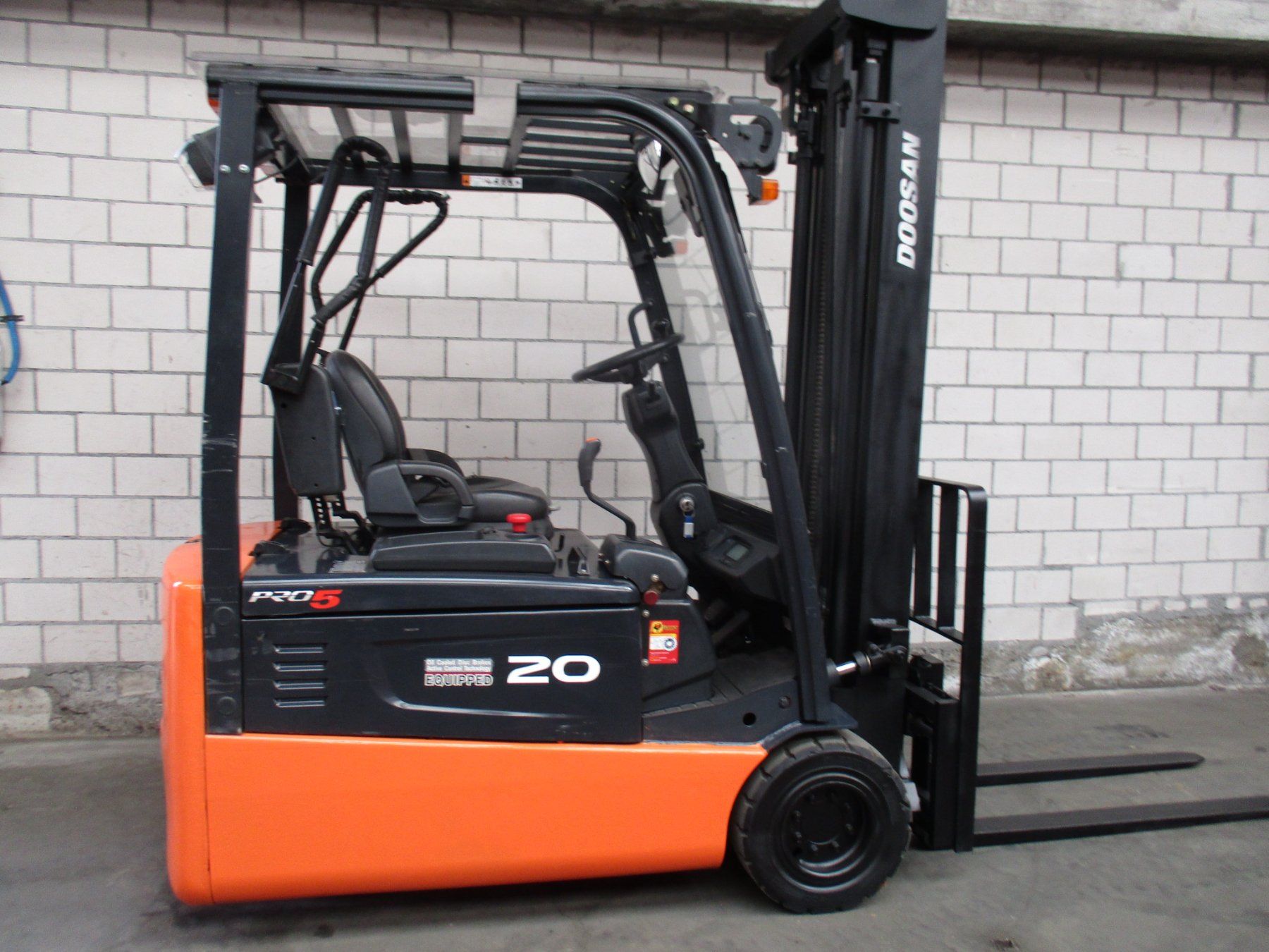 Carrelli elevatori e a forche: STAPLER  DOOSAN B20T  ELEKTRO GABELSTAPLER mit 1630 stunden – Usato da Seon venduto da zomahandel 6