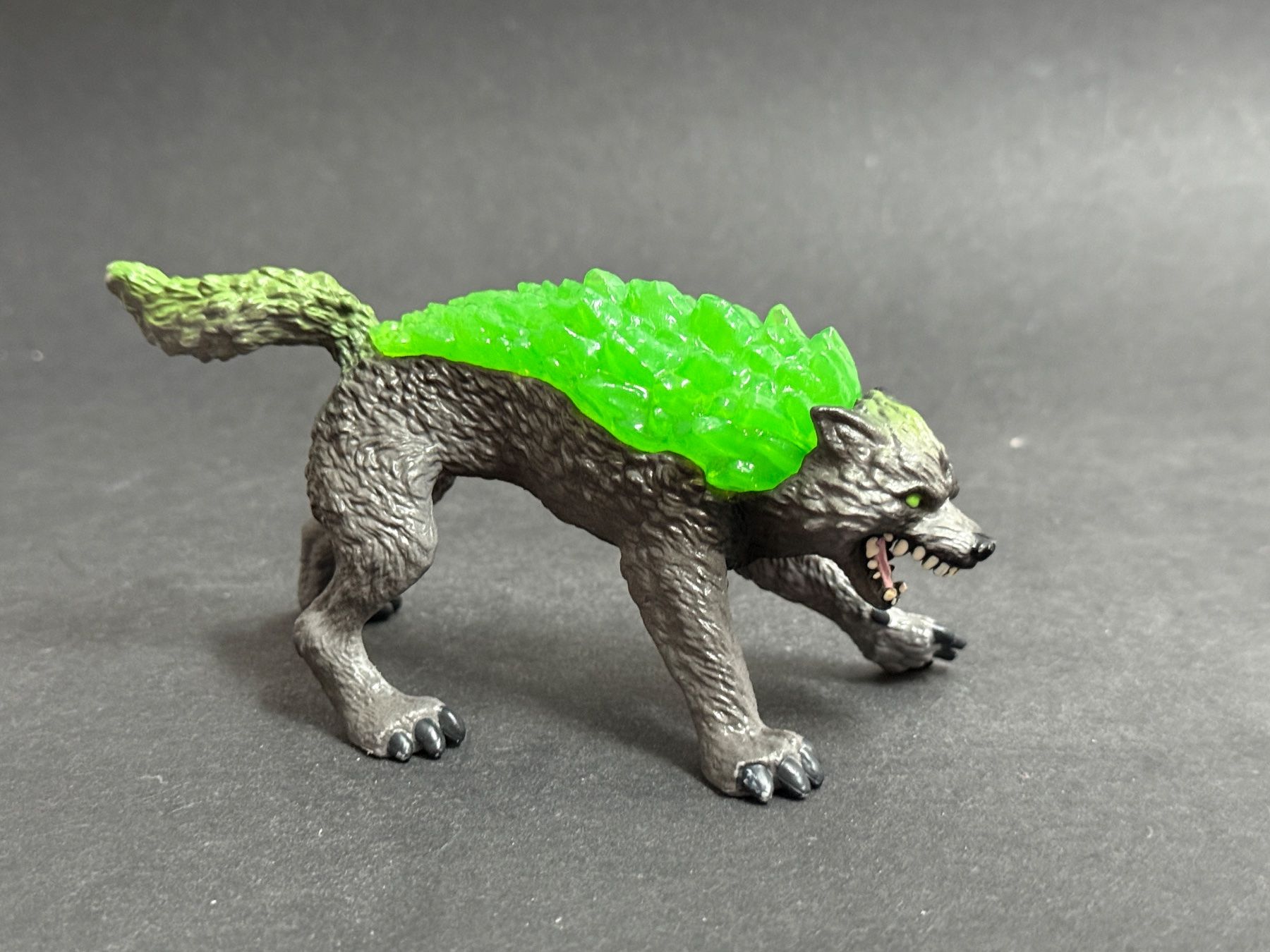 Schleich Statuette: schleich 70153 Granitwolf Eldrador Granit Wolf – Nuovo (secondo la descrizione) da Ennetbaden venduto da mapa05