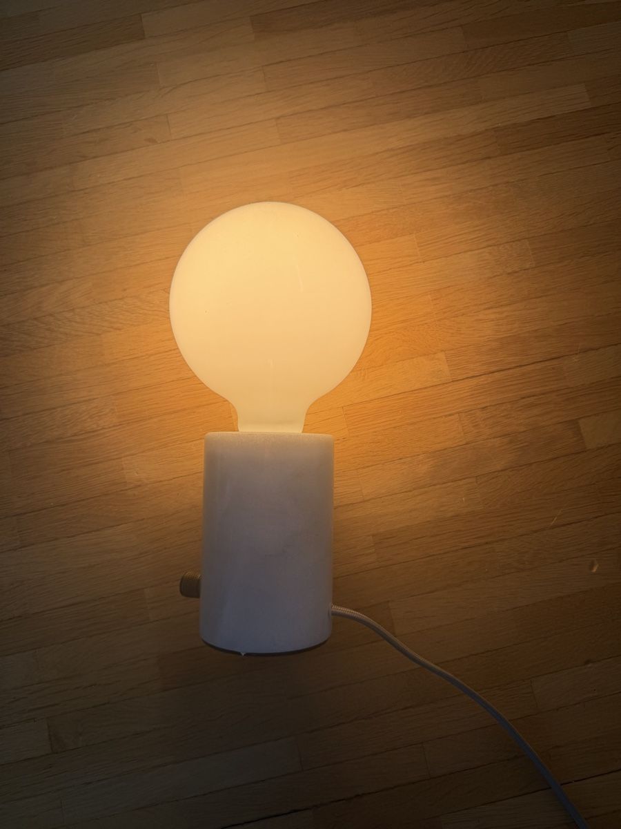 Lampade: Edgar Home "Orbis" Design-Lampe – Marmor & Messing – Usato da Zürich venduto da EmmaP12345 1