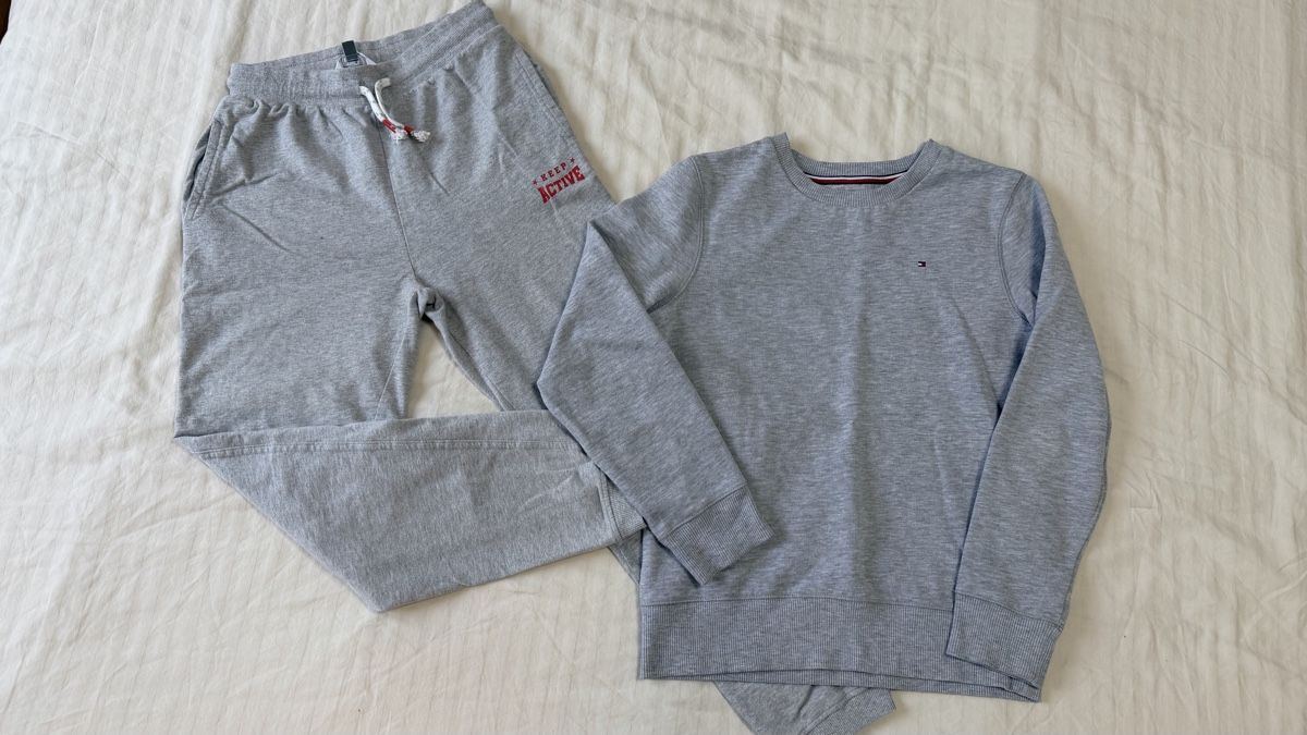 Tommy Hilfiger Lotti & Set di vestiti: Tommy Hilfiger Set (Pullover + Hose) Gr. 140/152 – Nuovo (secondo la descrizione) da Bonstetten venduto da AngelaF23 4