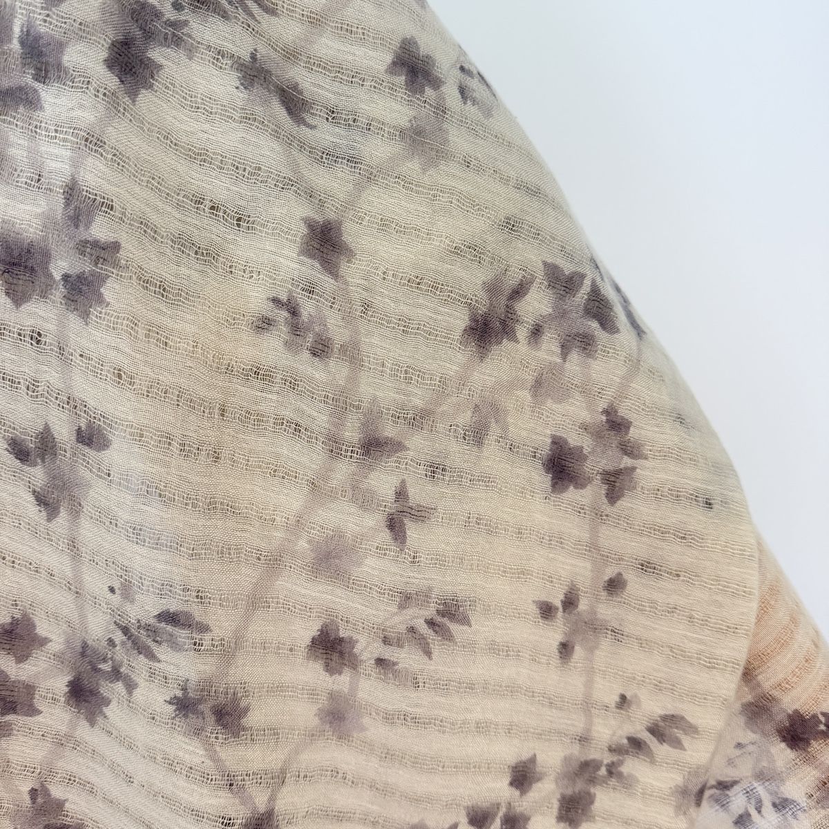 Hemisphere Foulards, Tücher & Schals: HEMISPHERE Cashmere and Silk Scarf – Neu (gemäss Beschreibung) aus Emmen von Colette-Juliette 4