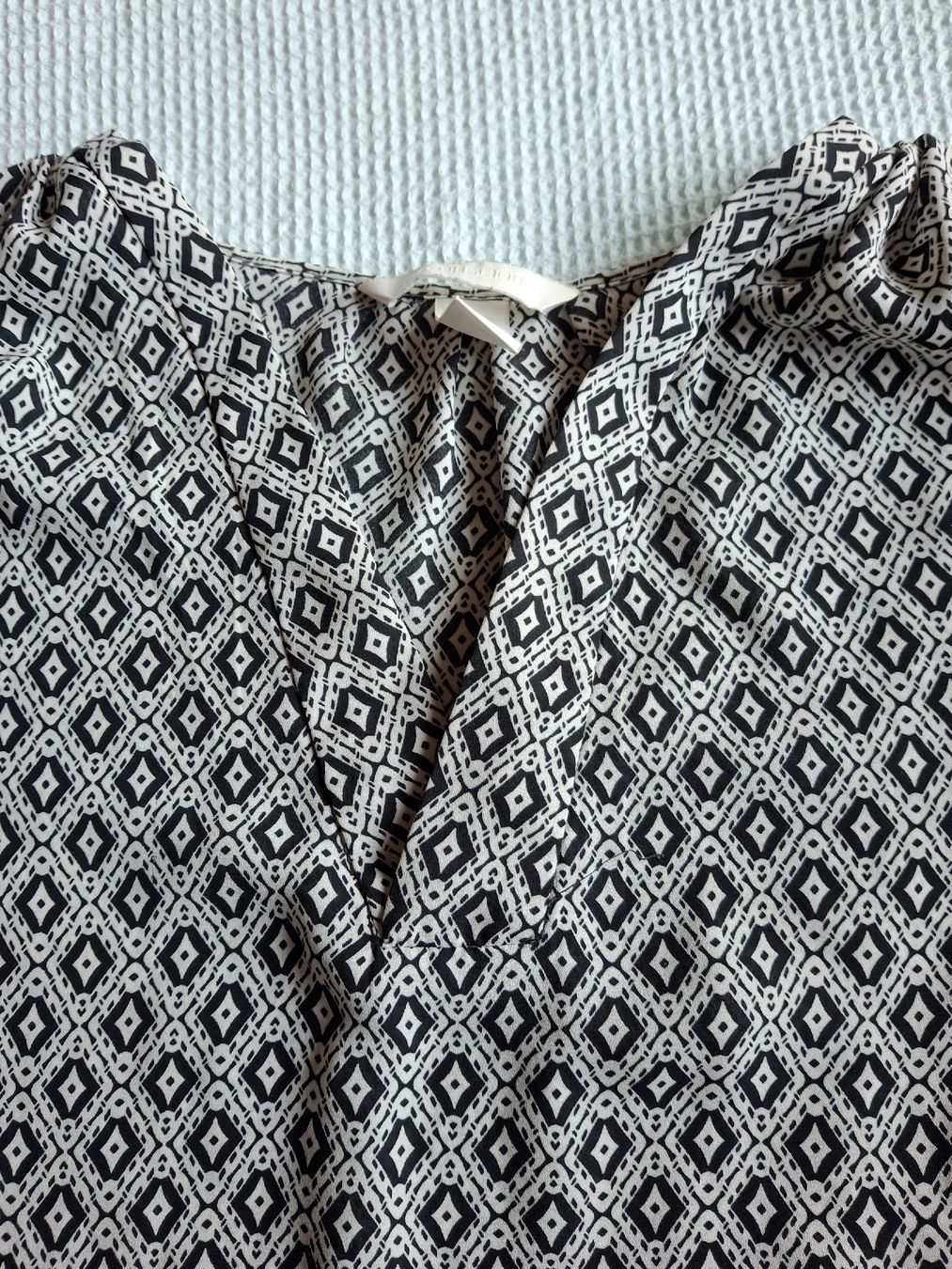 H&M Top: Haut taille 34 col en V marque H&M  – Usato da Villiers venduto da san_jn5w 1