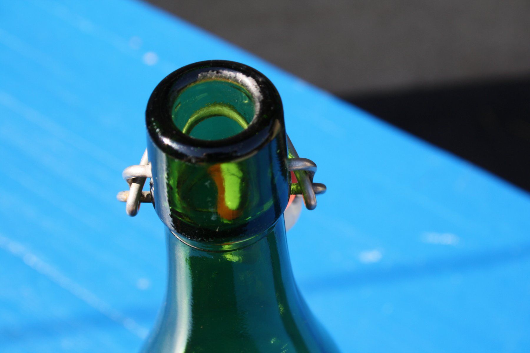 Gläser, Krüge & Flaschen: PASSUGGER BÜGELFLASCHE – Gebraucht aus Wauwil von Pneuedy 5