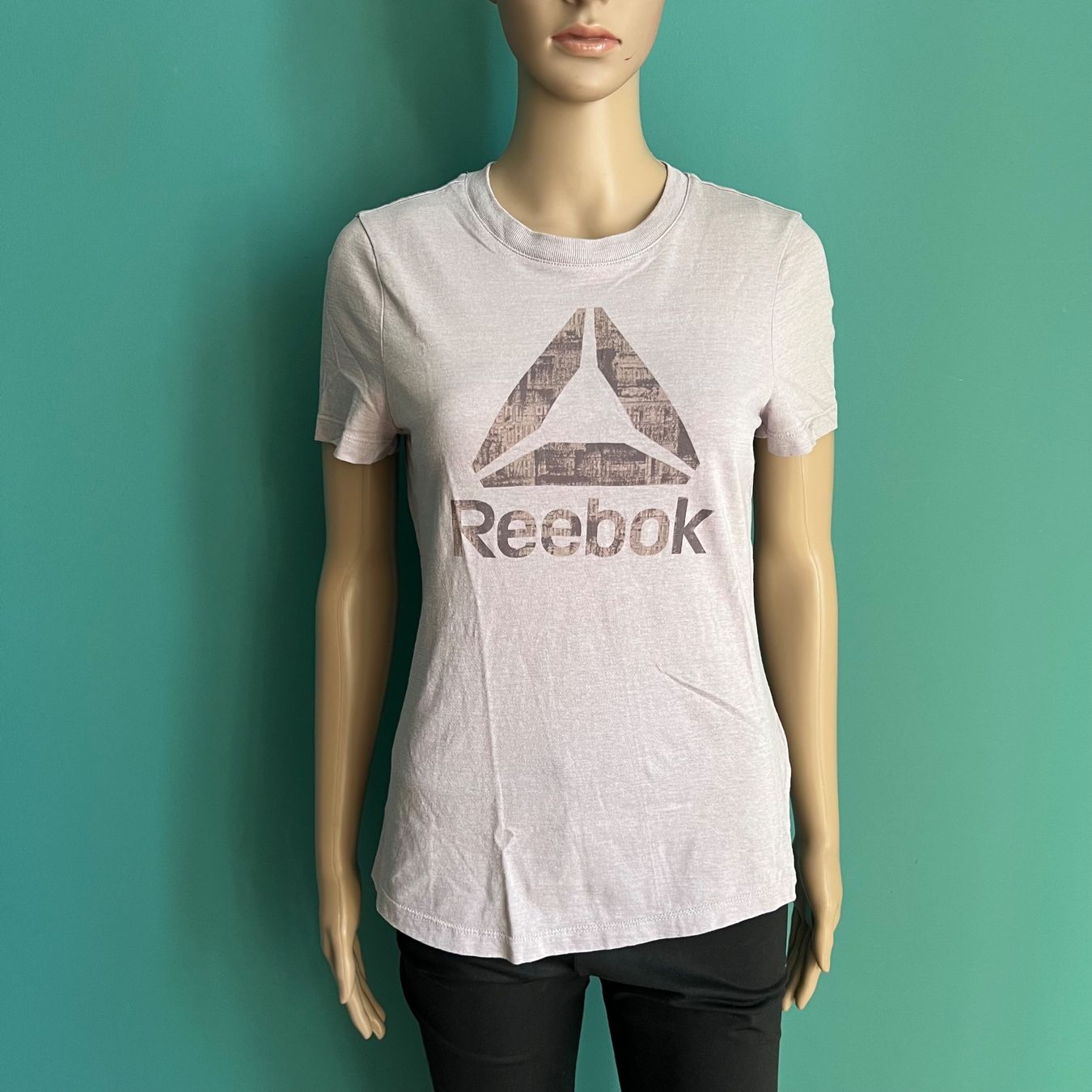 Reebok T-shirt: REEBOK T-Shirt – Usato da Zürich venduto da ClosetQueen