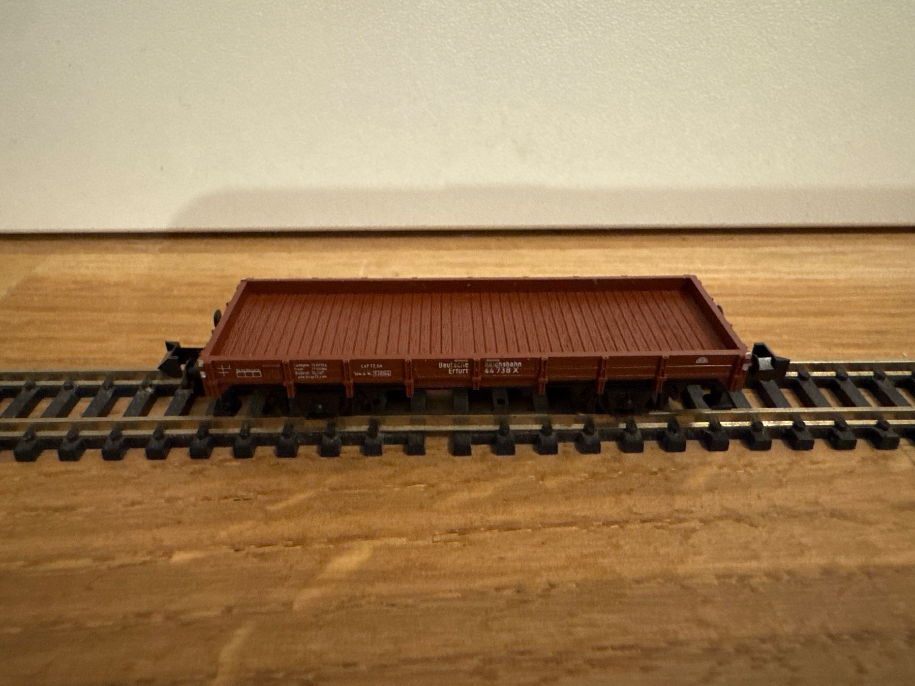 Trix Modellini di ferrovie: Minitrix 13614 Flachwagen – Nuovo e nell'imballaggio originale da Schlierbach venduto da Look8