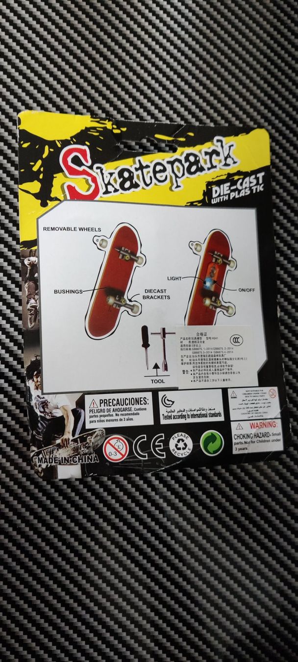 Giocattoli: Finger Board Finger-Skateboard – Nuovo e nell'imballaggio originale da Ettingen venduto da flouleFM 1
