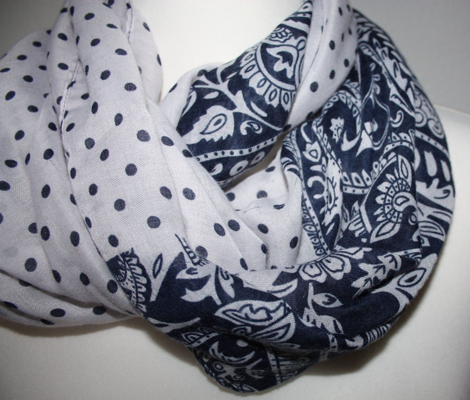 Foulards, Tücher & Schals: Foulard Tuch Schal Loop blau-weiss – Gebraucht aus Flüelen von Diversicum-Textil 1