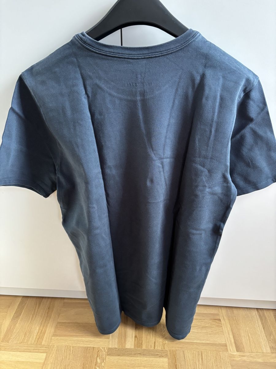 Nike T-shirt: Nike T-Shirt – Usato da Basel venduto da rebecca_b 1