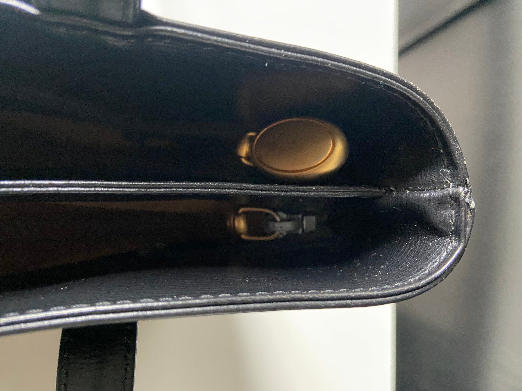 Taschen für Damen: Umhängetasche – Gebraucht aus Unterkulm von esco 5