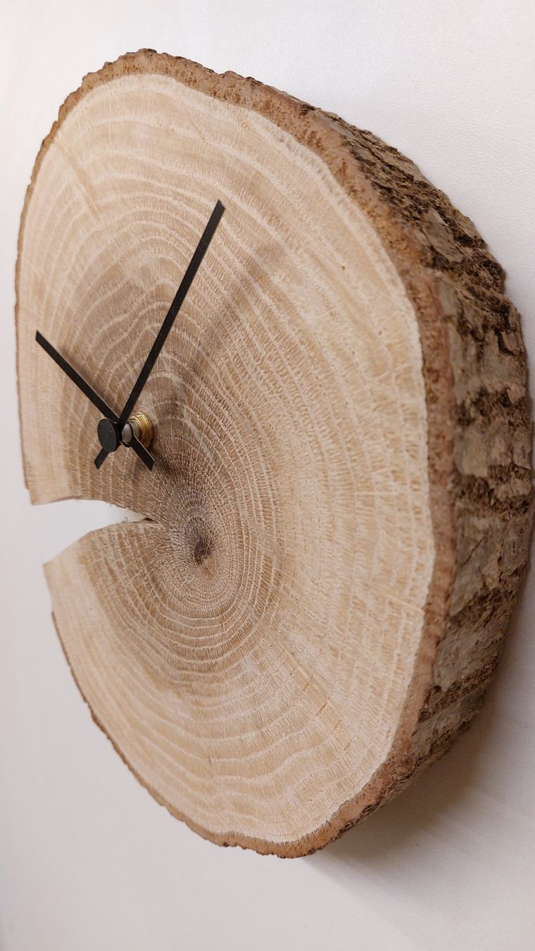 Orologi: Wanduhr aus einer schönen Eichen-Holzscheibe – Nuovo e nell'imballaggio originale da Egnach venduto da Oldwoodstyle 1