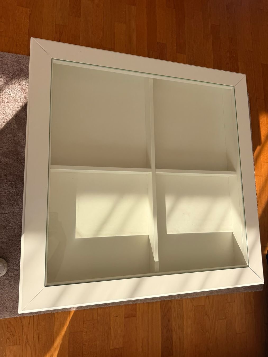 Tavoli: Couchtisch weiss mit Glasplatte – Usato da Wilen (Sarnen) venduto da AJRom 1