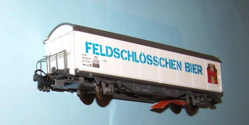 Roco Modellini di ferrovie: Roco H0 46159: Feldschlösschen-Bier Schiebewandwagen, DC – Usato da Brüttisellen venduto da Rentner44zh 1