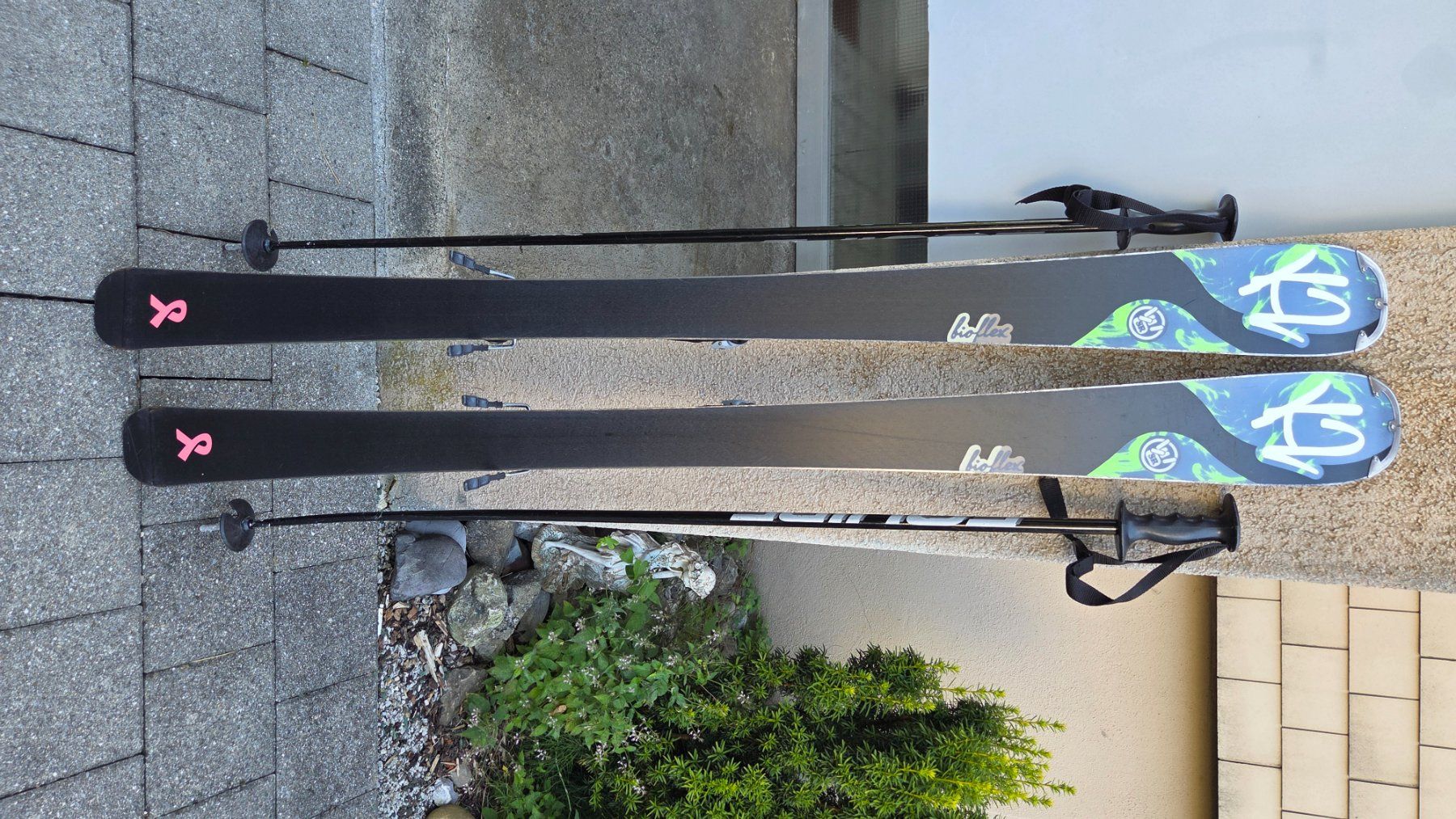Sci: Ski Burton (Carving) mit Bindung und Stöcken – Usato da Au ZH venduto da AdrianE03 3