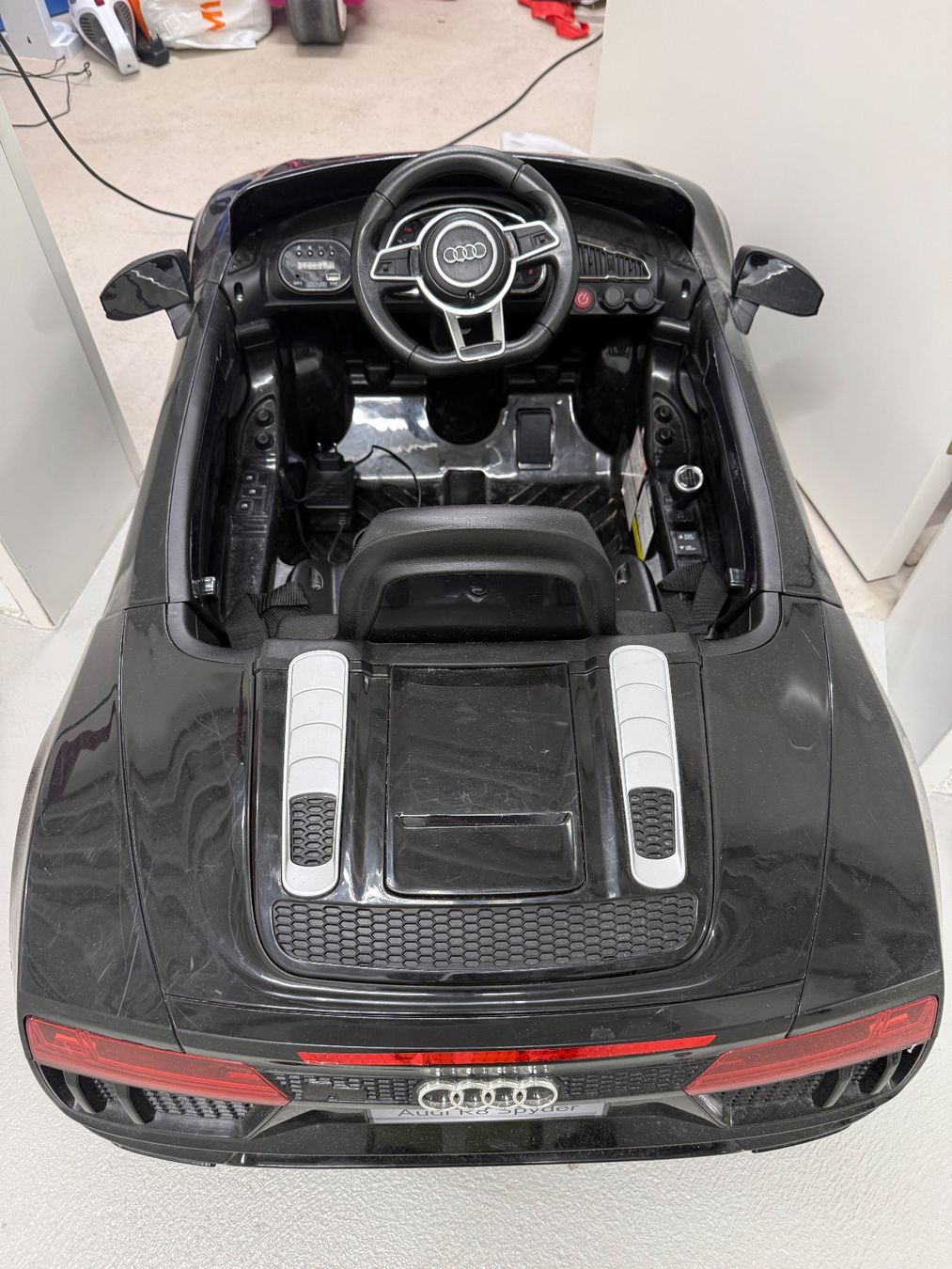 Véhicules pour enfants: Kinder-Elektroauto Audi R8 Spyder – D'occasion à St. Gallen par mirnes84 3