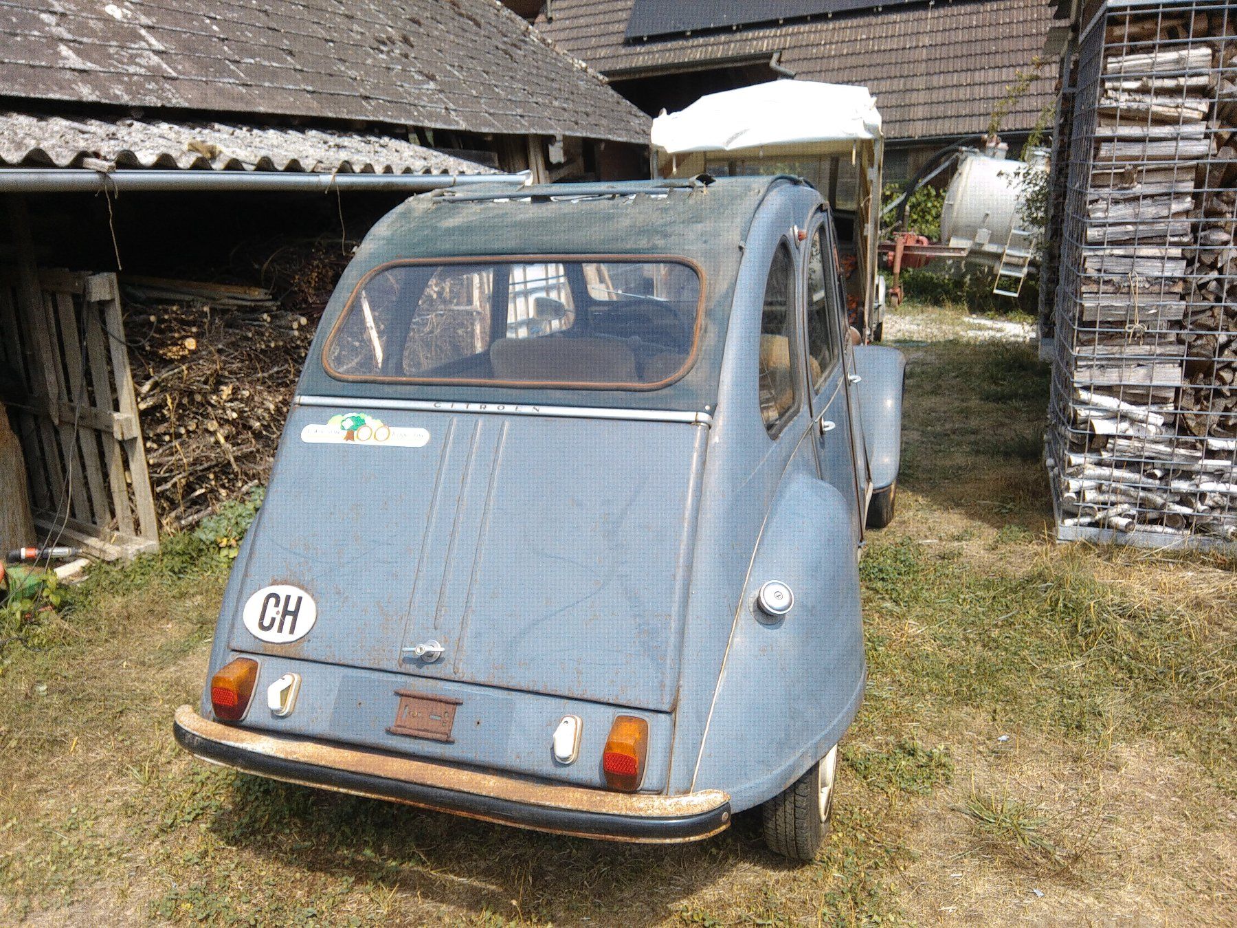 Citroën Autos: Citroen 2CV – Défectueux à Bleienbach par Deltaplano 3