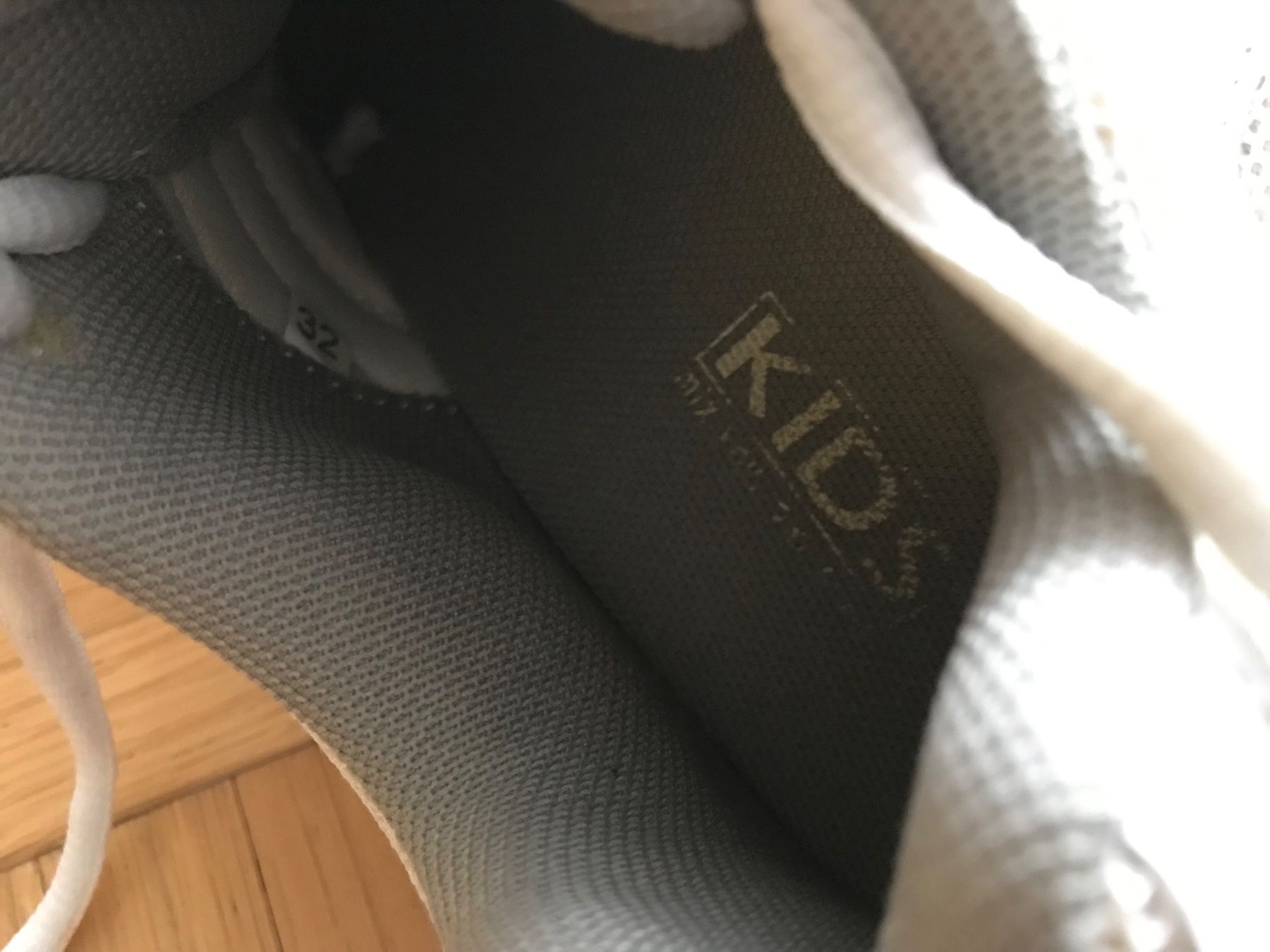 Schuhe für Mädchen: Turnschuhe von Kids Grösse 32 weiss – Gebraucht aus Emmenbrücke von Hathor123 8