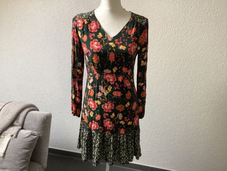 Rich & Royal Kleid  Blumendruck  dunkelgrün Gr. 36 Unterrock