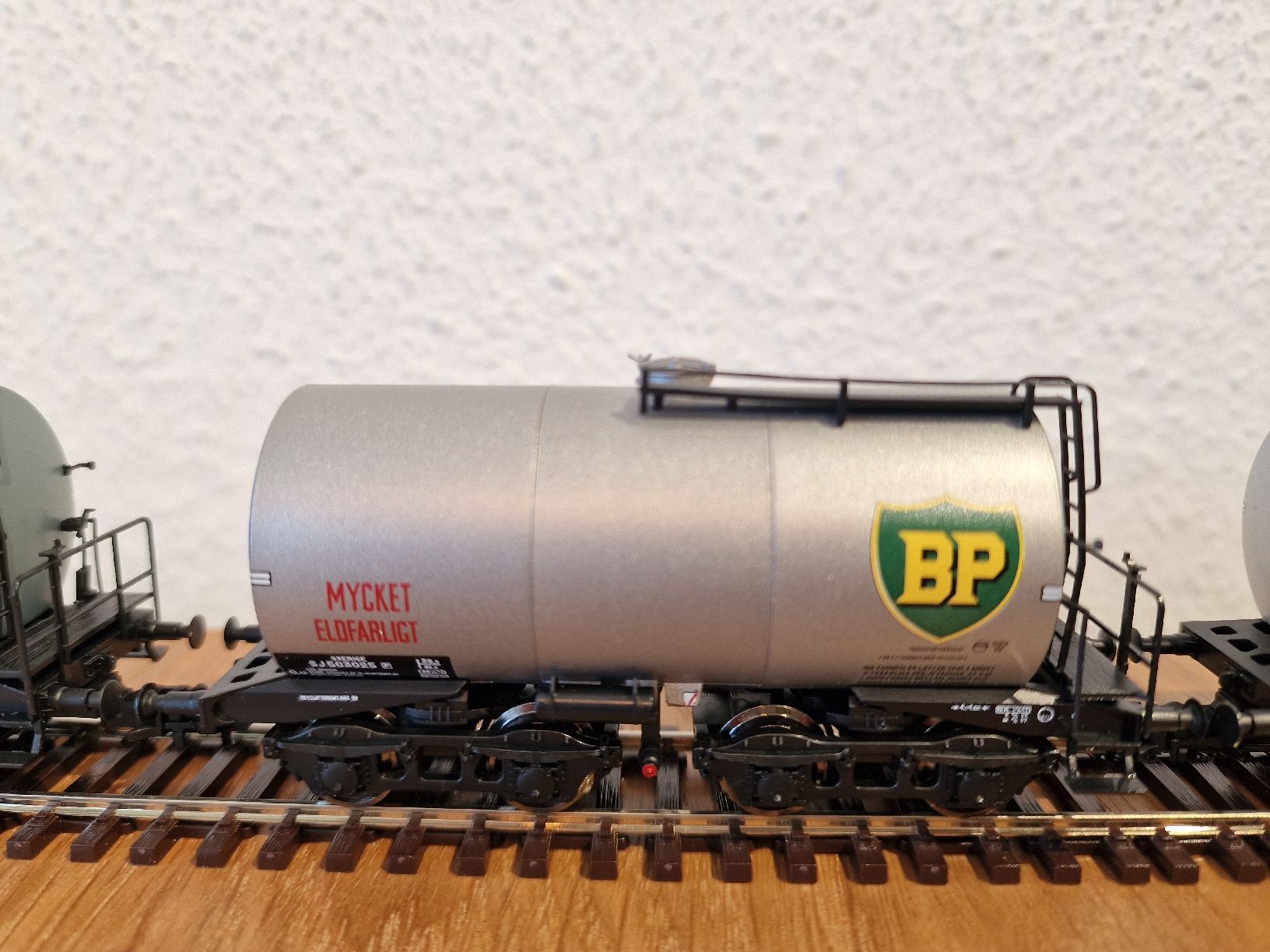 Roco Modelleisenbahnen: SJ BP Tankwagen H0 – Neu (gemäss Beschreibung) aus Matten b. Interlaken von lor_hr9w 4