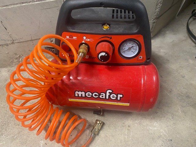 Compressori: Luftkompressor MECAFER 6 L gebraucht fast wie neu – Usato da Niederhasli venduto da Tigerproduct 6