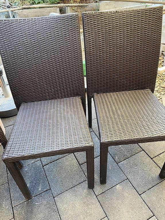 Stühle: 4 Stk Polyratanstühle gebraucht – Gebraucht aus Walperswil von Afruehling 4