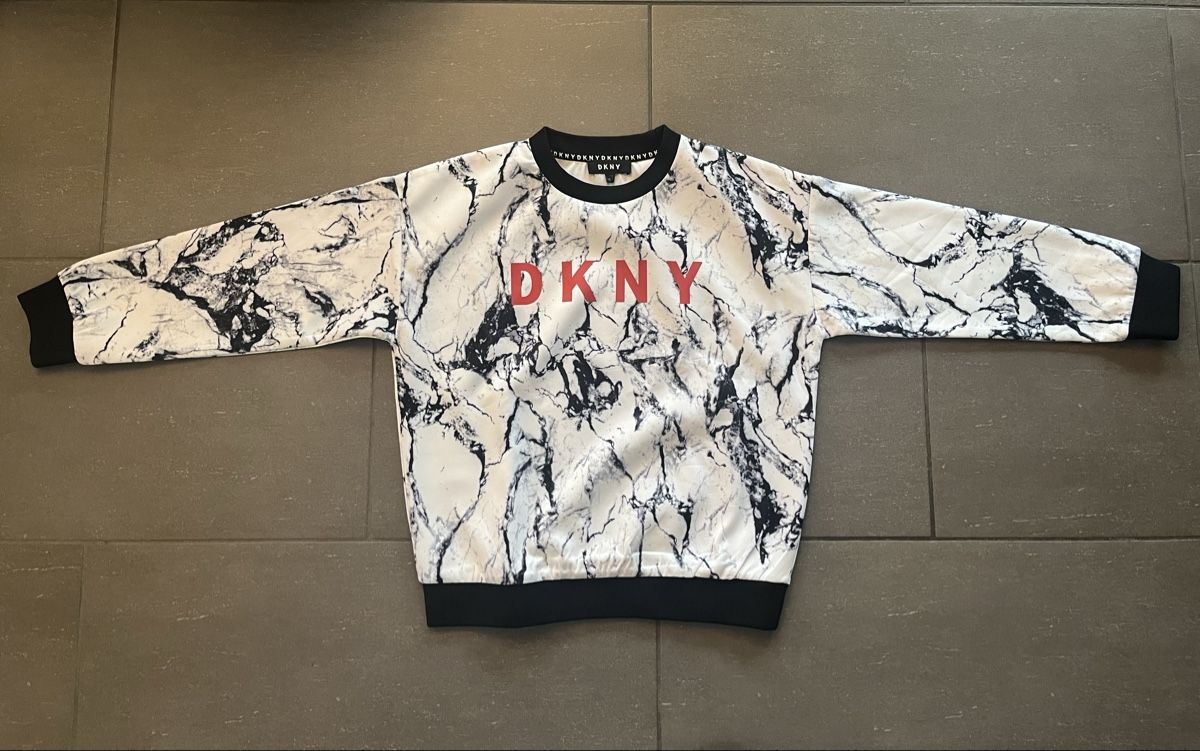 DKNY Pullover & Sweatshirts: DKNY Sweatshirt 10Y – Gebraucht aus Birmensdorf ZH von Liruli