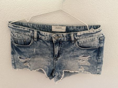 ✨ Short en jeans Stradivarius – Taille 36 – Très bon état ✨