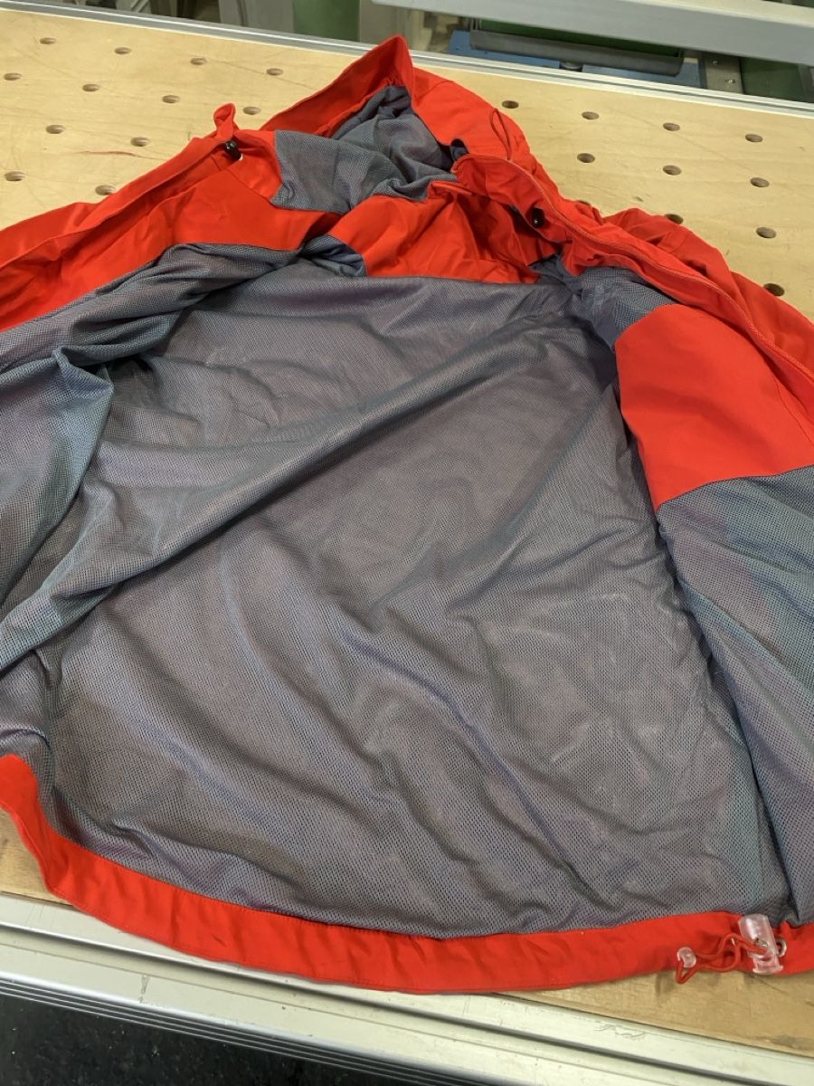 Giacche: Milwaukee Regenjacke ab 1.- – Usato da Wabern venduto da HK-Design 2