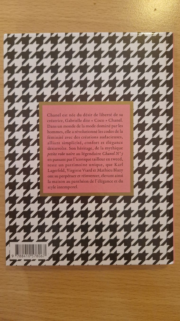 Libri: Livre décoratif Chanel – Nuovo (secondo la descrizione) da Versoix venduto da aline_b 1