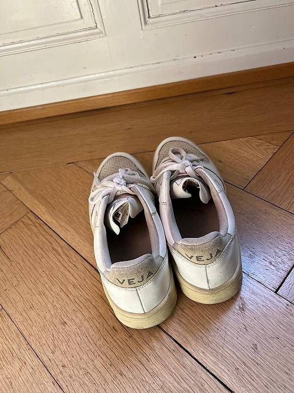Veja Scarpe da uomo: VEJA V-10 Sneaker  Gr. 40 – Usato da Basel venduto da makemonta 2